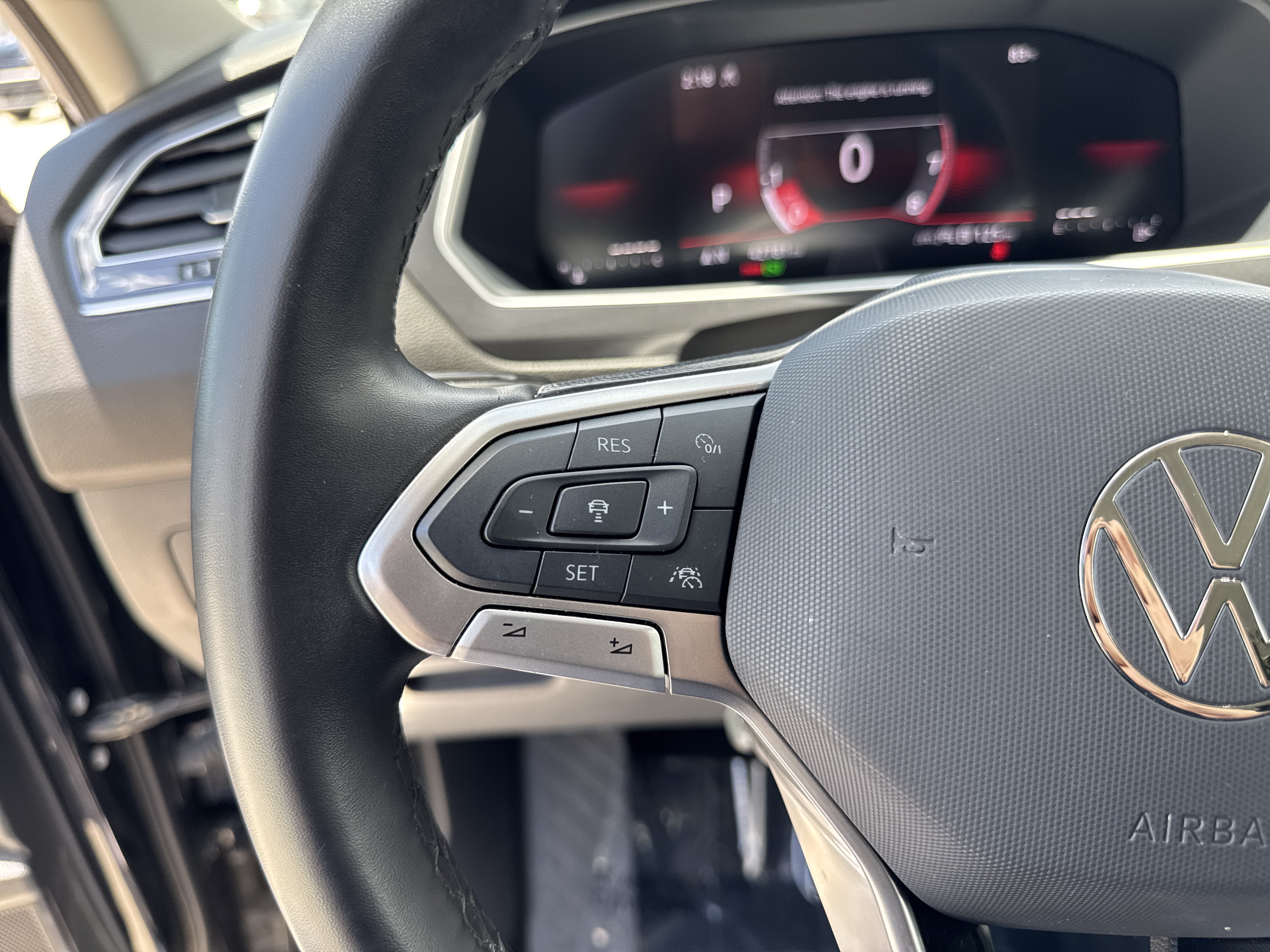 Certified 2024 Volkswagen Tiguan Wolfsburg Edition AWD/4WD image 30