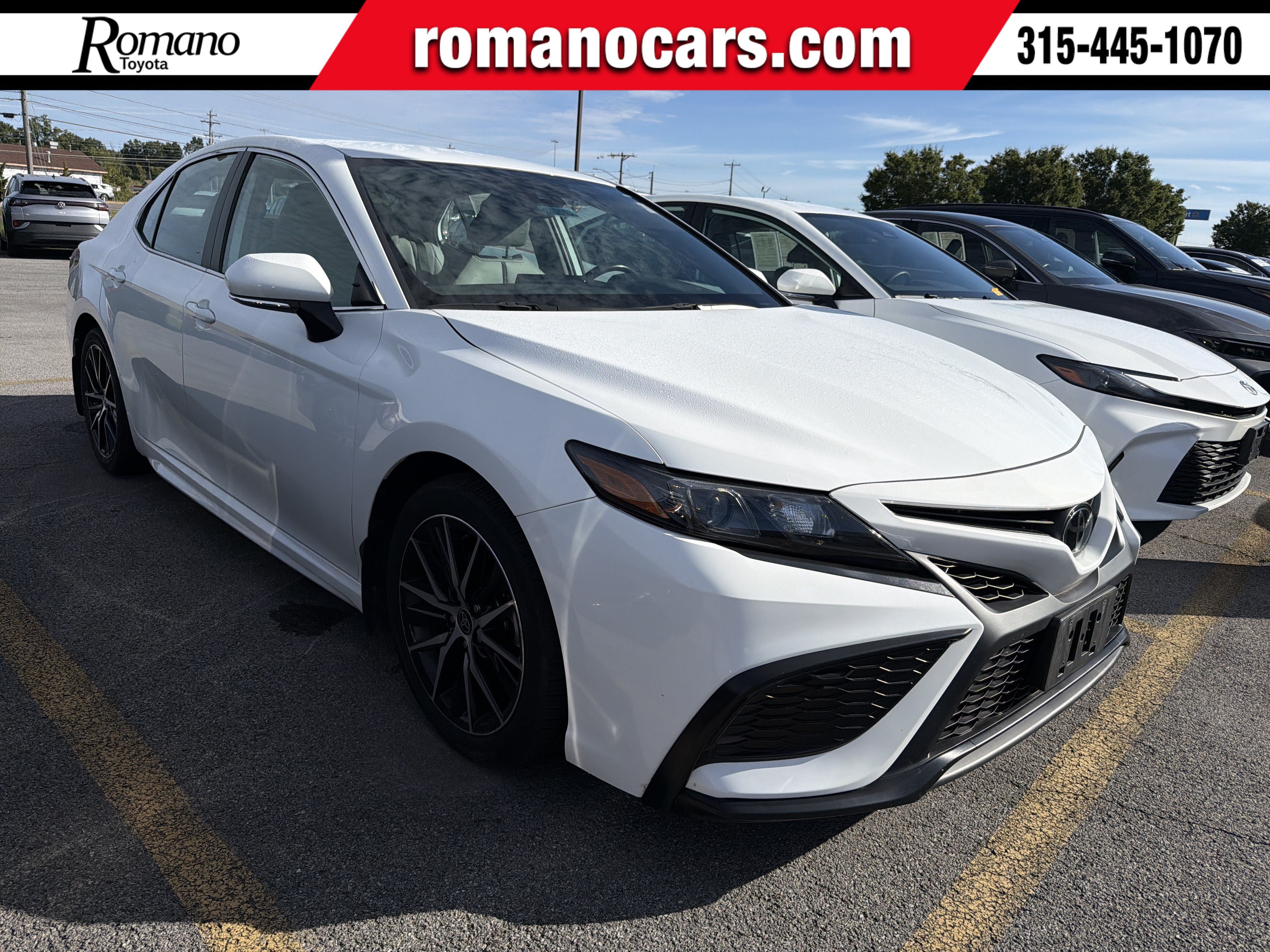 Used 2024 Toyota Camry SE AWD/4WD image 1