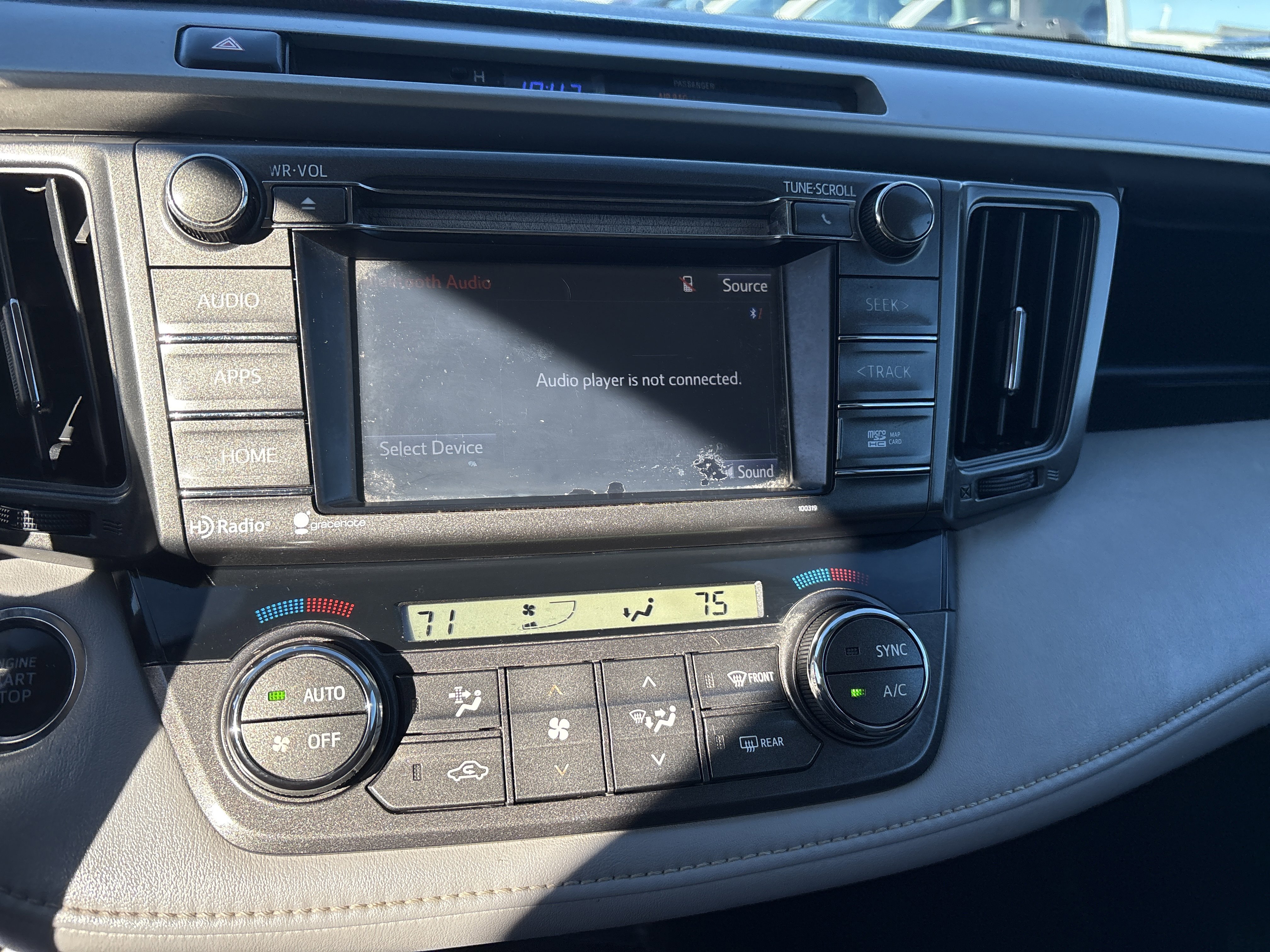 Used 2015 Toyota RAV4 Limited image 11