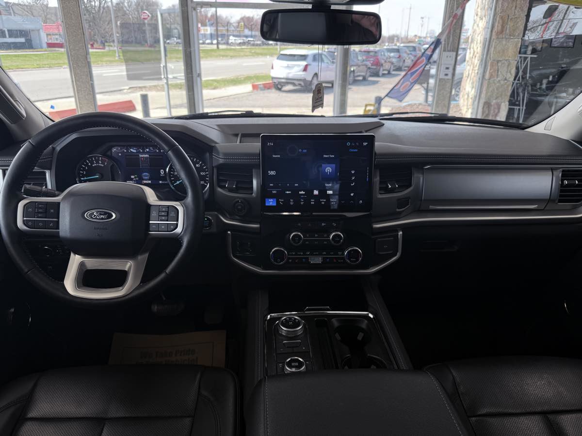 Used 2024 Ford Expedition XLT image 36