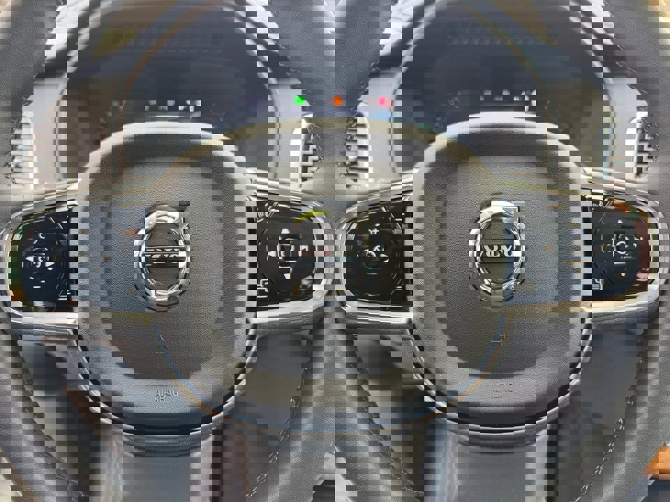 Certified 2024 Volvo XC90 T8 Plus w/ Protection Package Premier image 33