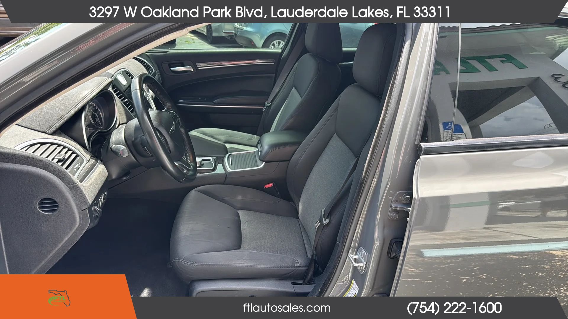 Used 2019 Chrysler 300 Touring w/ Sport Appearance Package RWD image 18