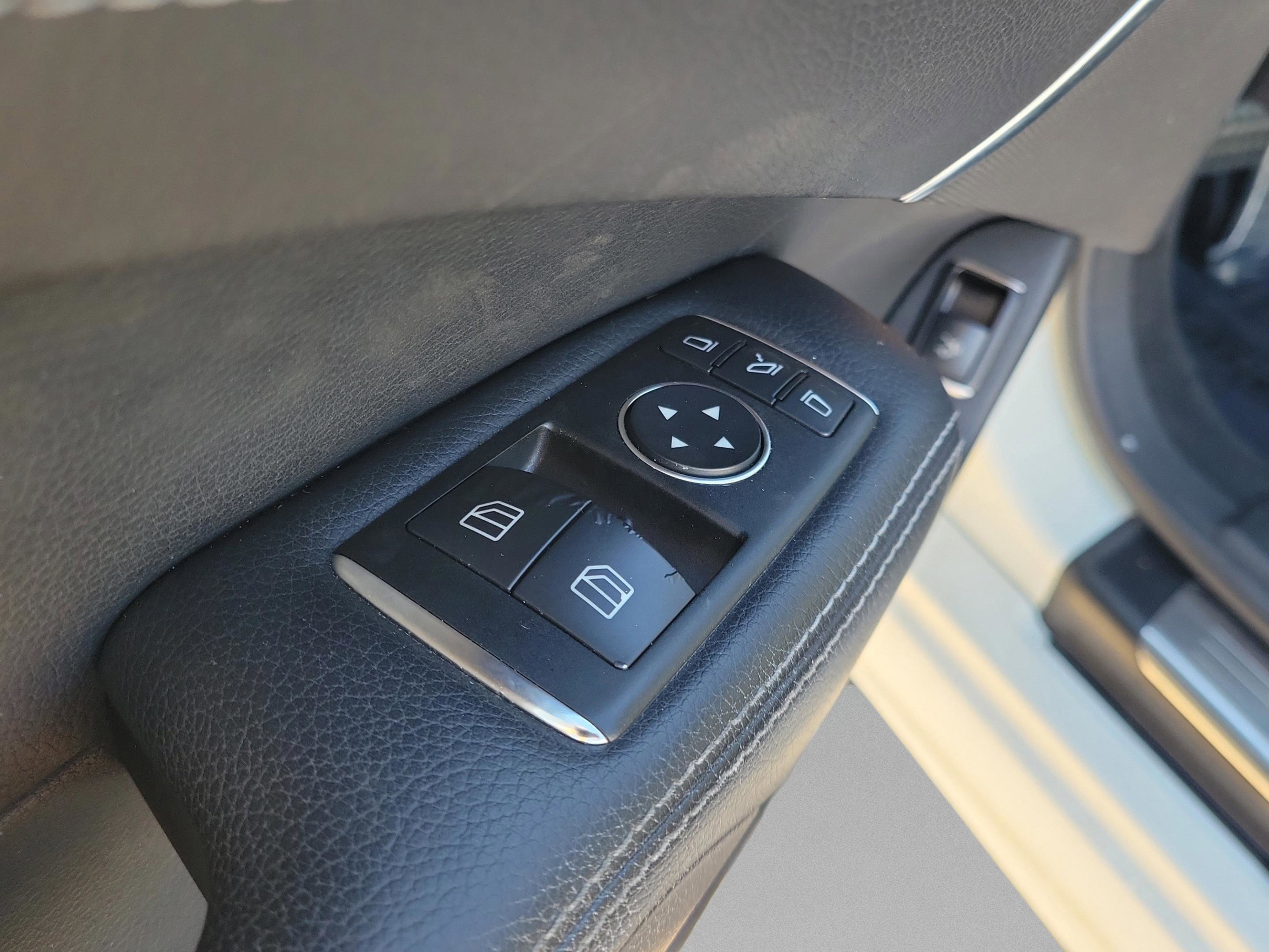 Used 2014 Mercedes-Benz SL 550 w/ Sport Wheel Package image 35