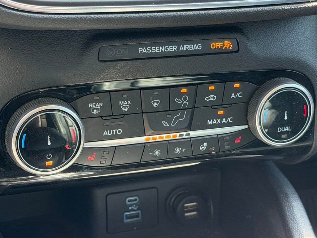 Used 2022 Ford Escape Titanium w/ Class II Trailer Tow Package image 22