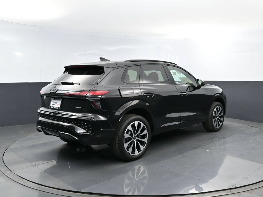 New 2026 Audi Q3 quattro 2.0T w/ Driver Assistance Package AWD/4WD image 24