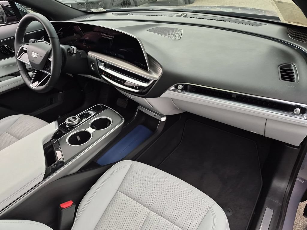 Certified 2024 Cadillac Lyriq Luxury RWD image 21