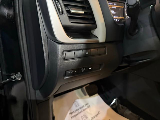 Certified 2025 Nissan Rogue SV image 12