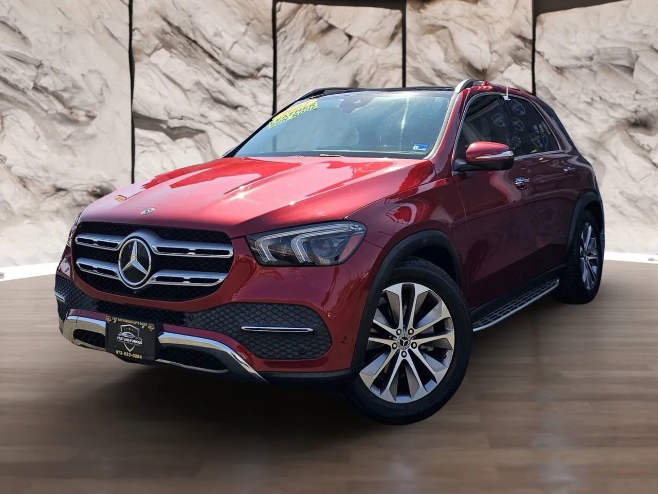 Used 2021 Mercedes-Benz GLE 350 4MATIC w/ Premium Package image 3