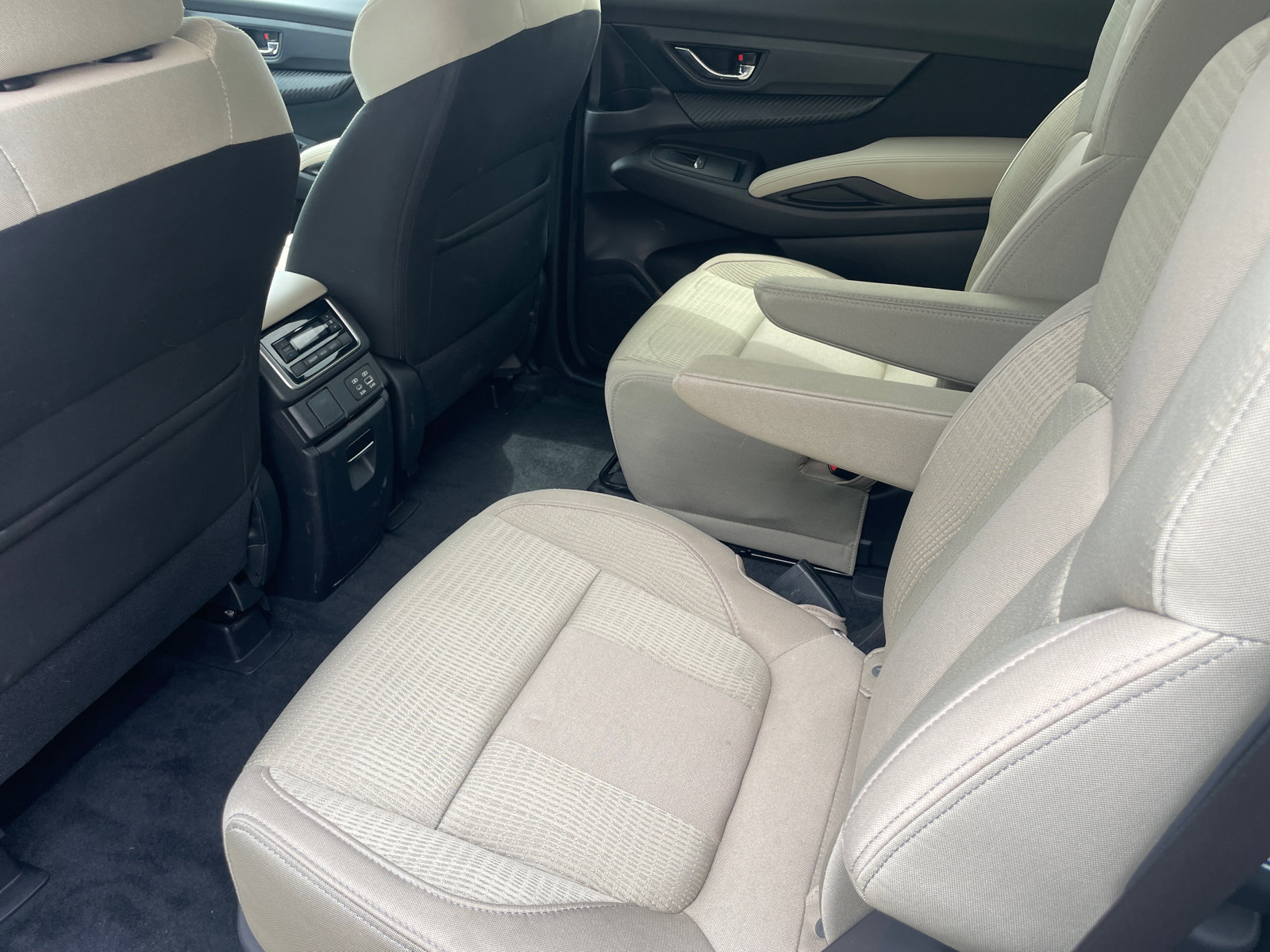 Used 2024 Subaru Ascent Premium w/ Convenience Package AWD/4WD image 21