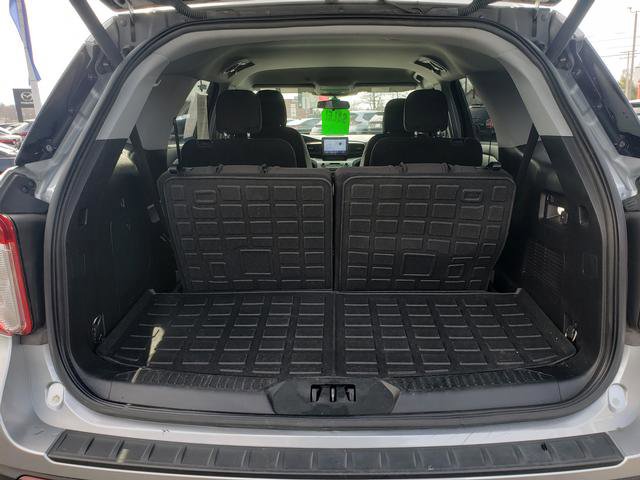 Used 2021 Ford Explorer XLT image 5