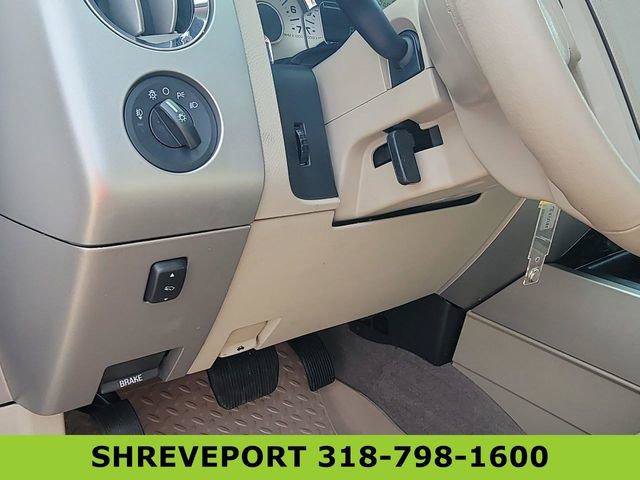 Used 2013 Ford Expedition Limited RWD image 17