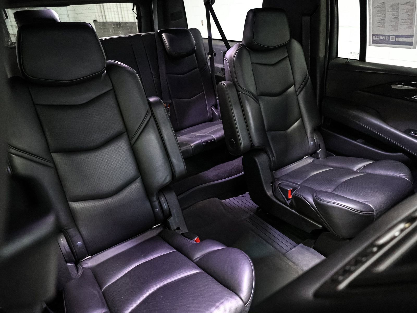 Used 2019 Cadillac Escalade ESV Platinum image 25