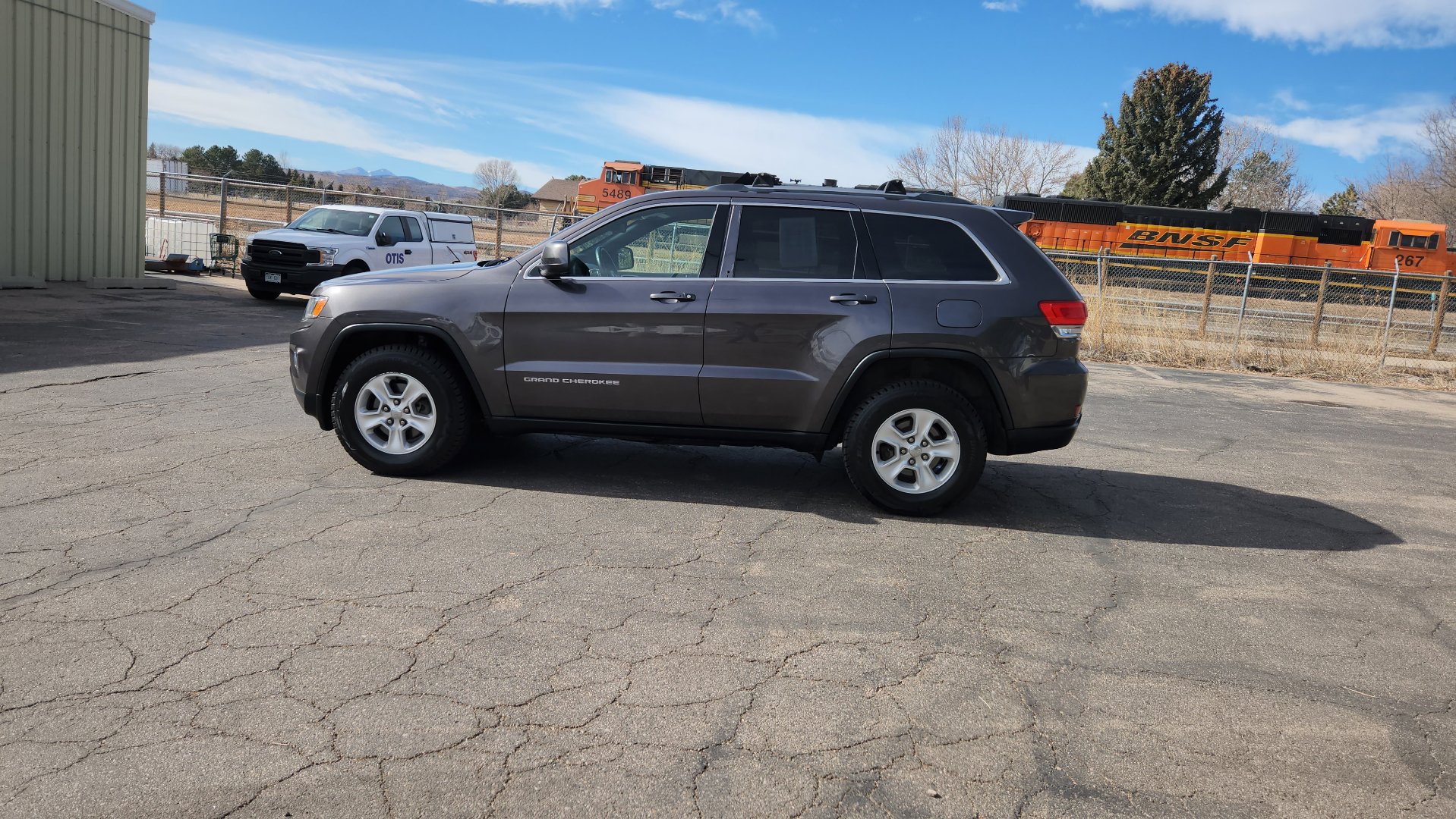 Used 2016 Jeep Grand Cherokee Laredo w/ Quick Order Package 23E image 5
