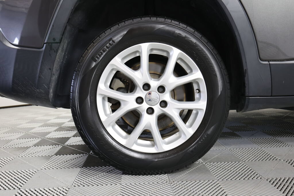 Used 2014 Jeep Cherokee Latitude FWD image 7