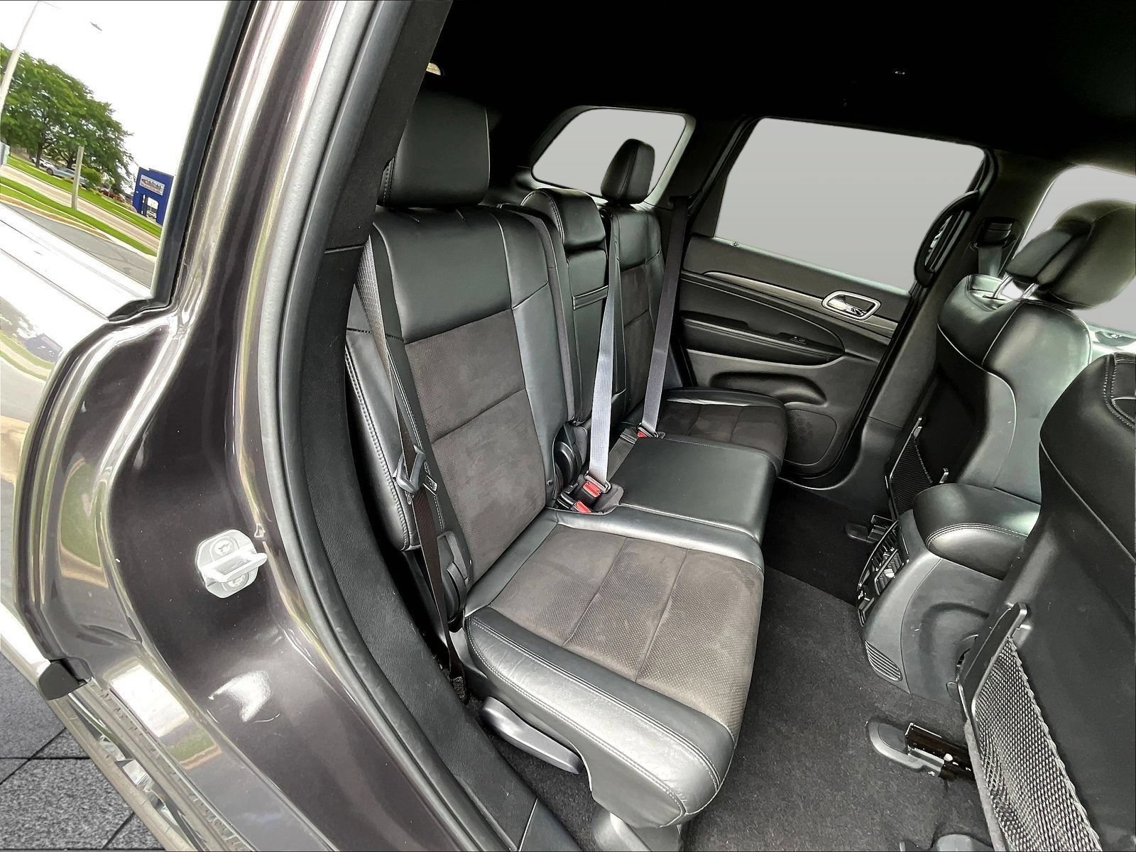 Used 2020 Jeep Grand Cherokee Altitude AWD/4WD image 27