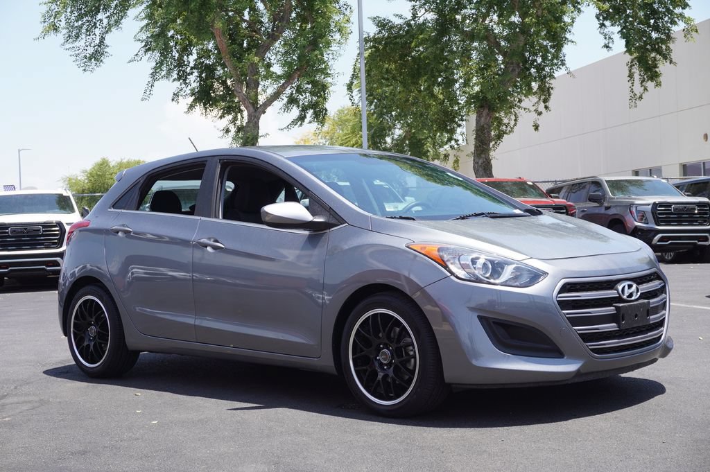 Used 2016 Hyundai Elantra GT FWD image 4