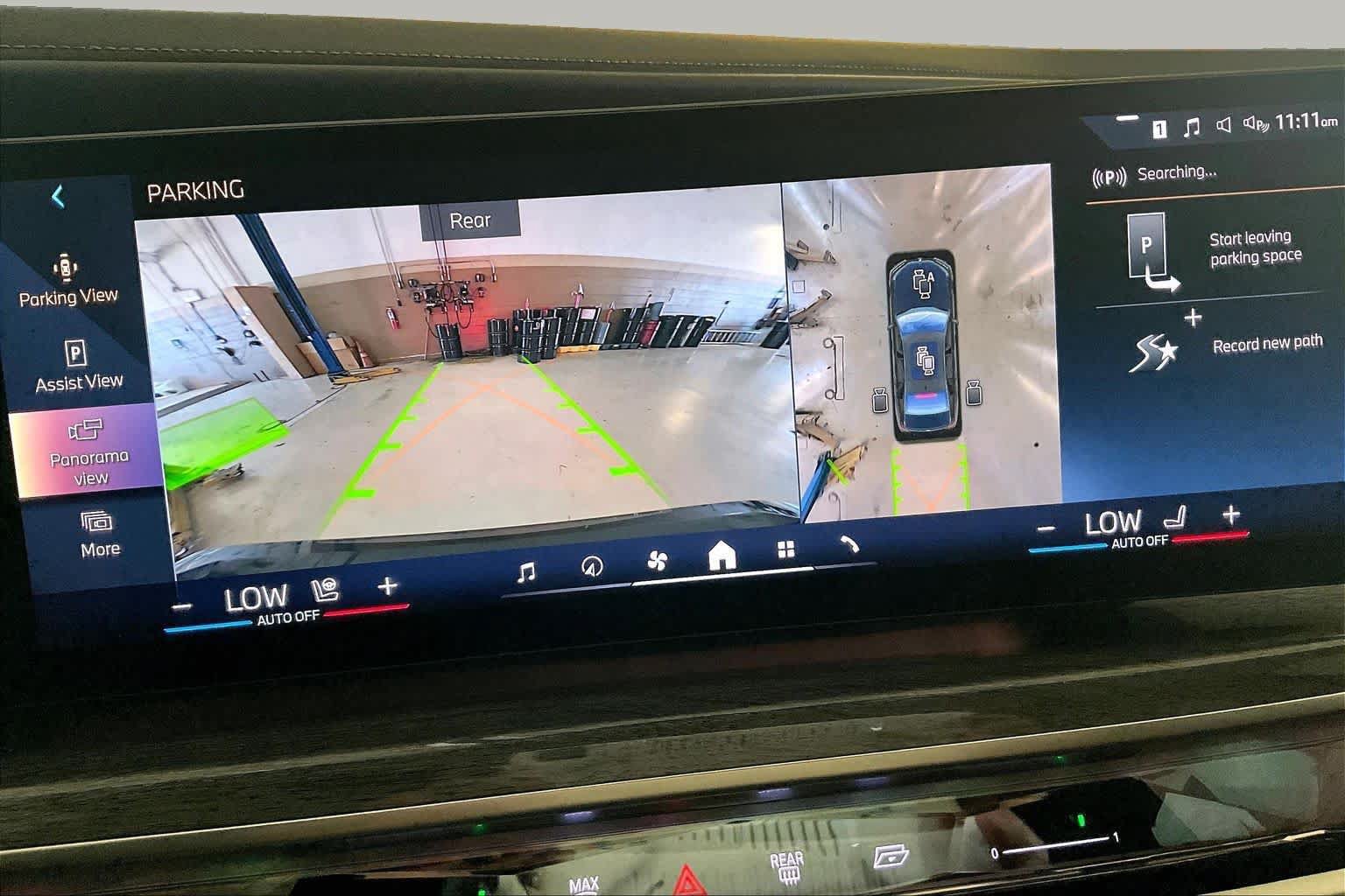 Used 2024 BMW i7 xDrive60 w/ Executive Package AWD/4WD image 26
