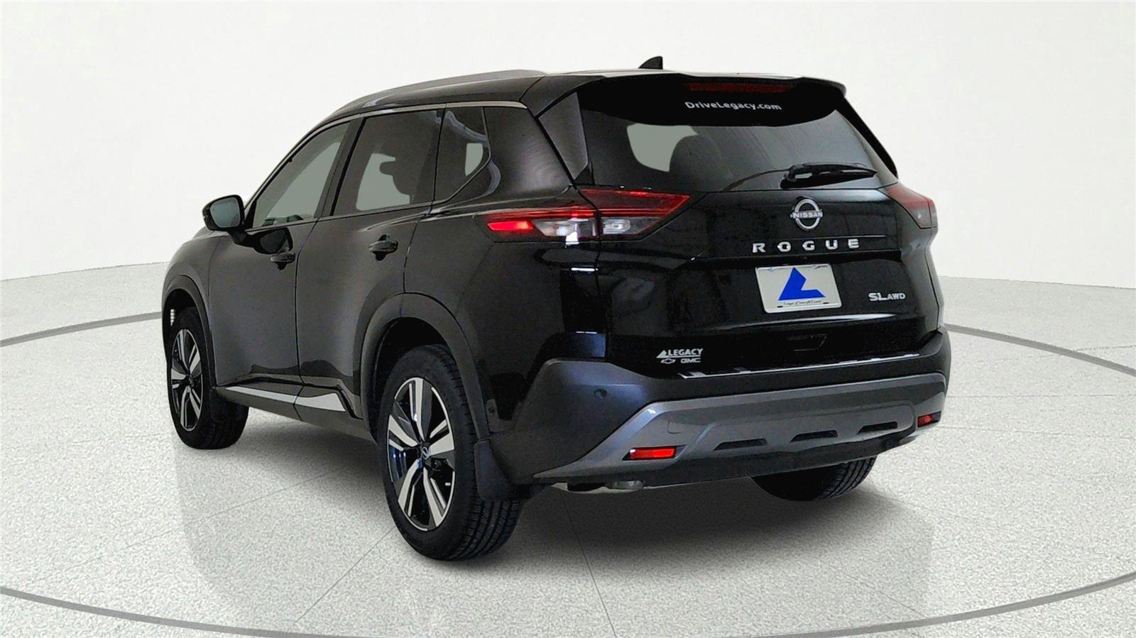 Used 2023 Nissan Rogue SL w/ SL Premium Package AWD/4WD image 3