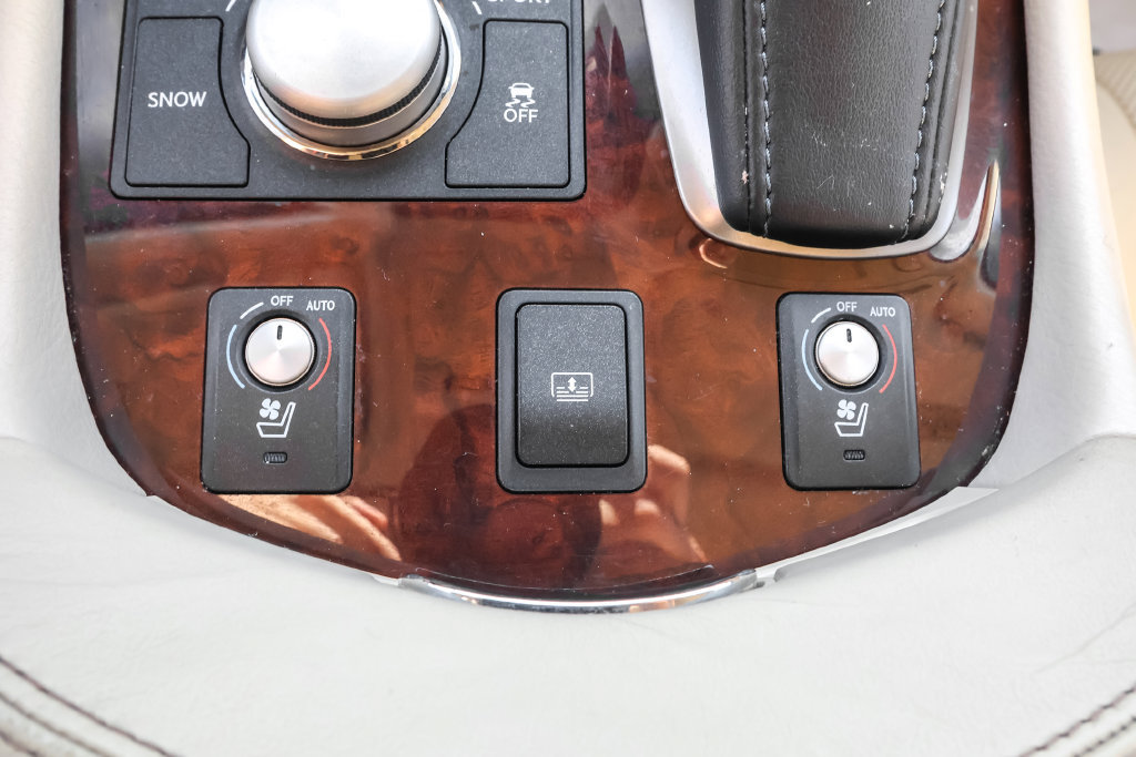 Used 2014 Lexus LS 460 AWD w/ Comfort Package image 26