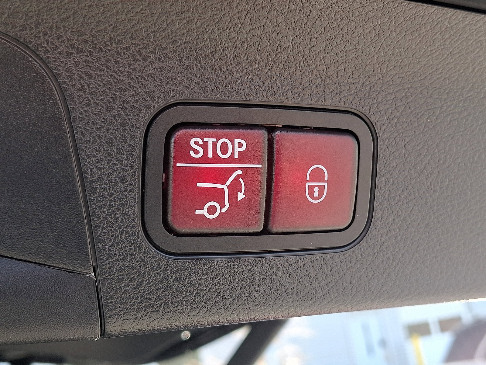 Certified 2025 Mercedes-Benz GLS 450 4MATIC image 33