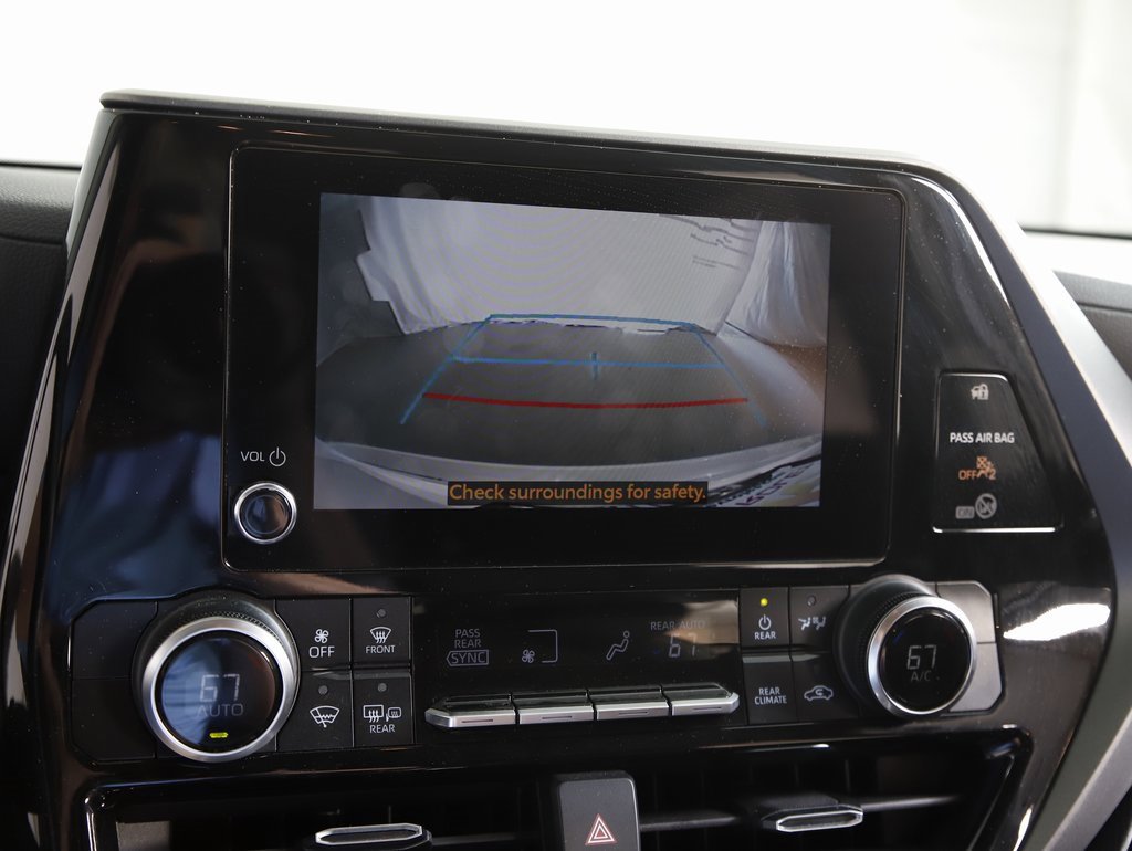Used 2024 Toyota Highlander LE image 18
