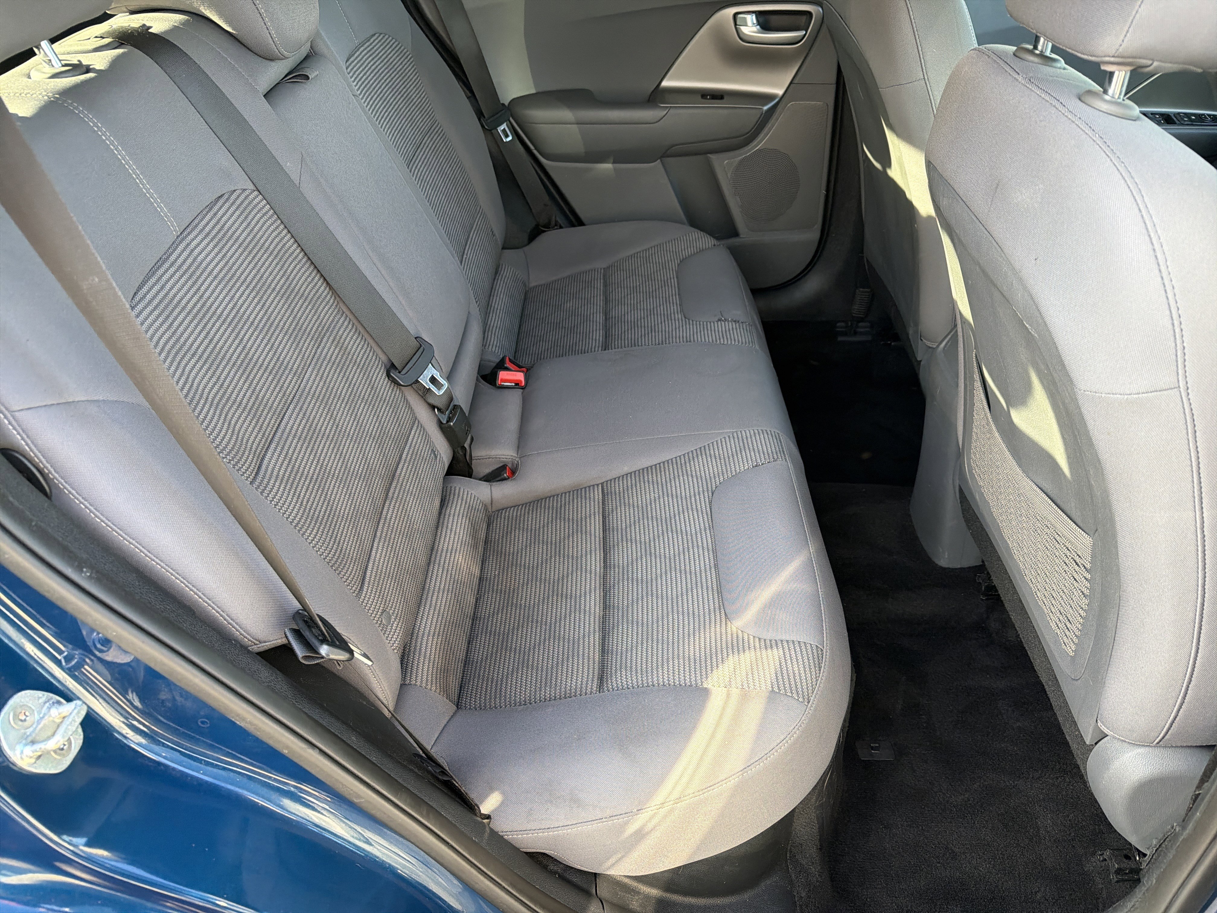 Used 2018 Kia Niro LX image 18