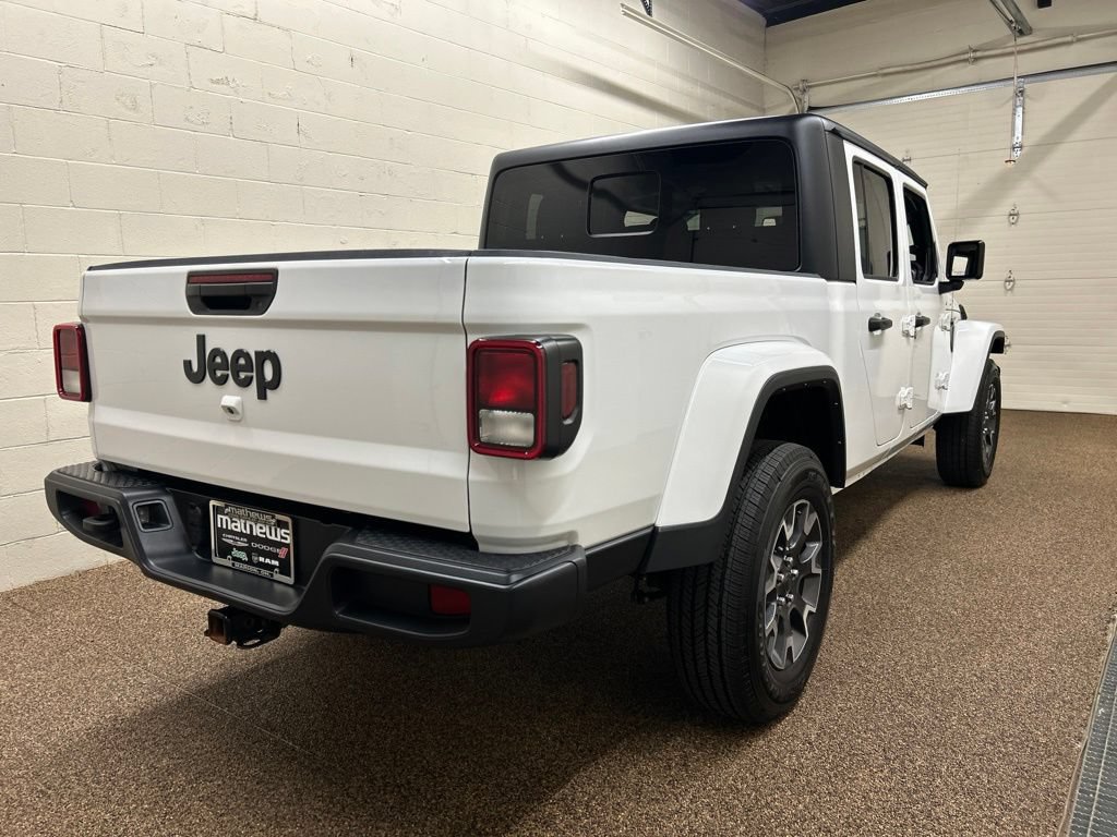 Used 2022 Jeep Gladiator Sport AWD/4WD image 2