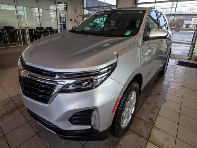 Used 2022 Chevrolet Equinox LT image 2