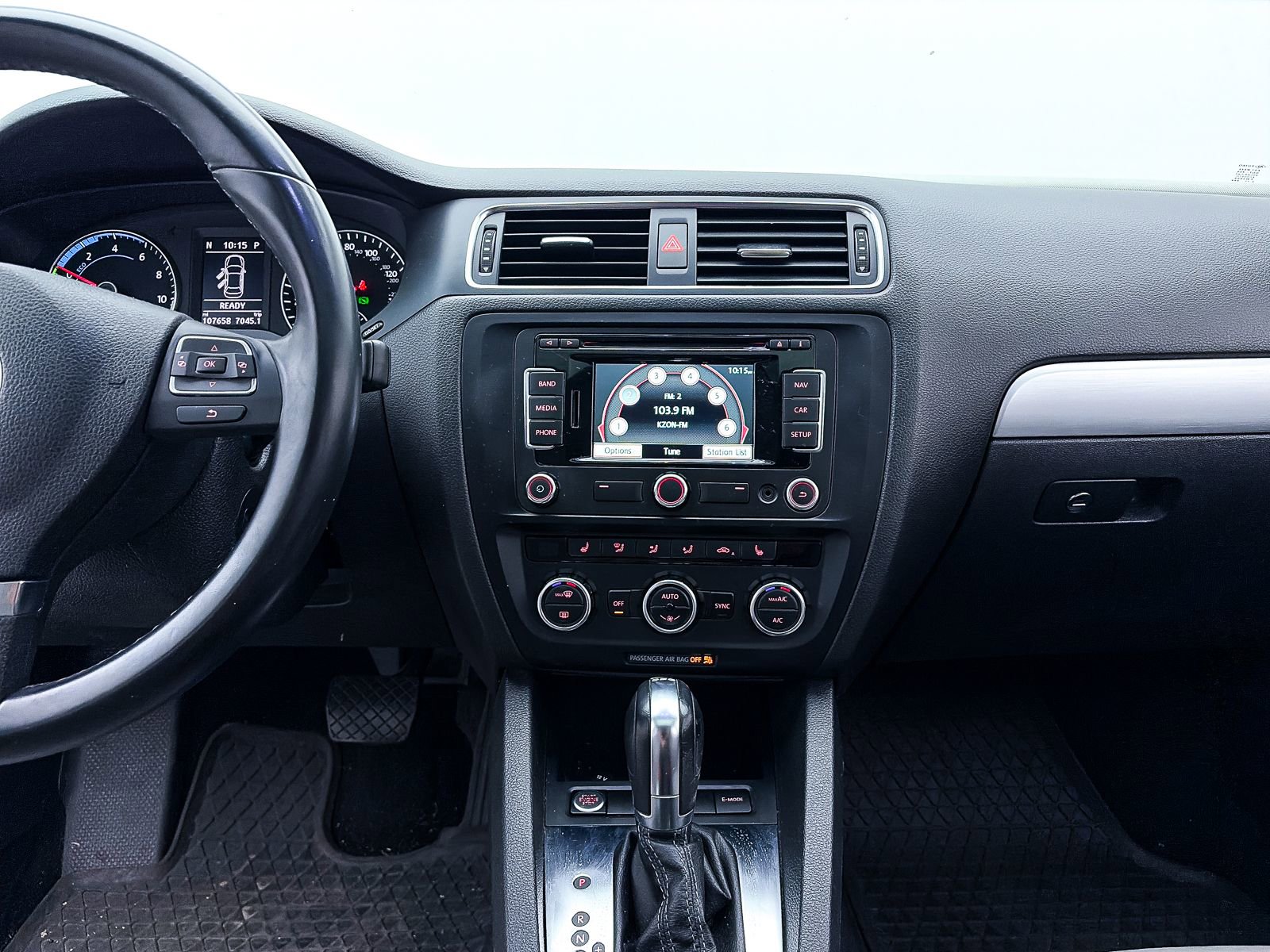 Used 2013 Volkswagen Jetta SEL image 4