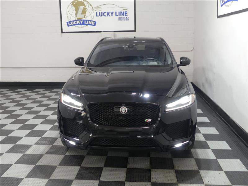 Used 2019 Jaguar F-PACE S image 3