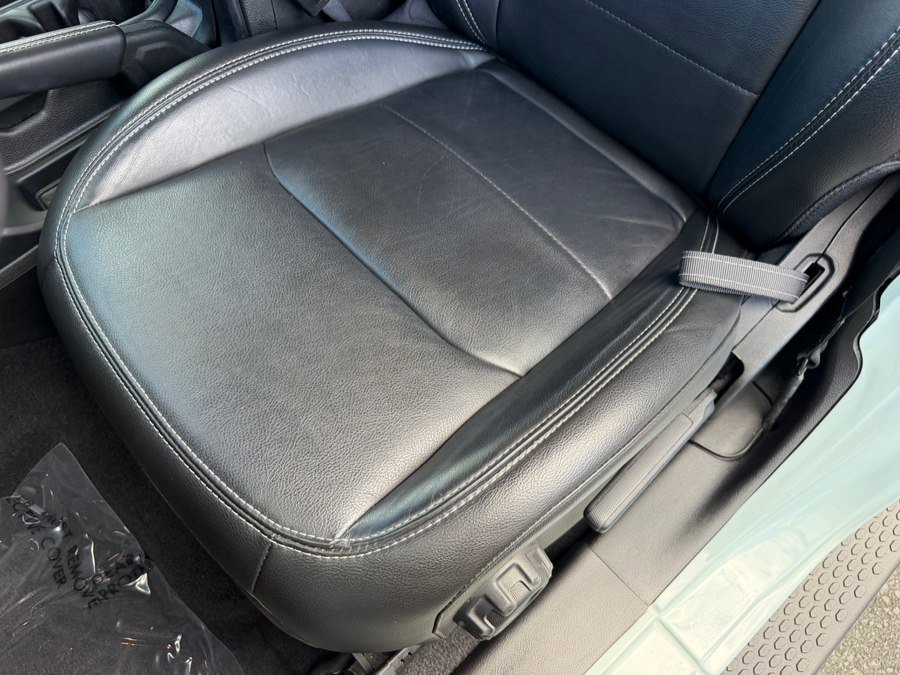 Used 2023 Jeep Wrangler Sahara AWD/4WD image 21