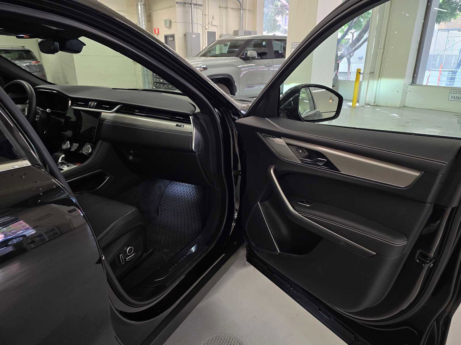 Used 2026 Jaguar F-PACE R-Dynamic S image 13
