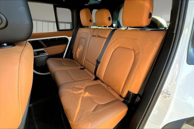 Used 2024 Land Rover Defender 110 SE AWD/4WD image 21