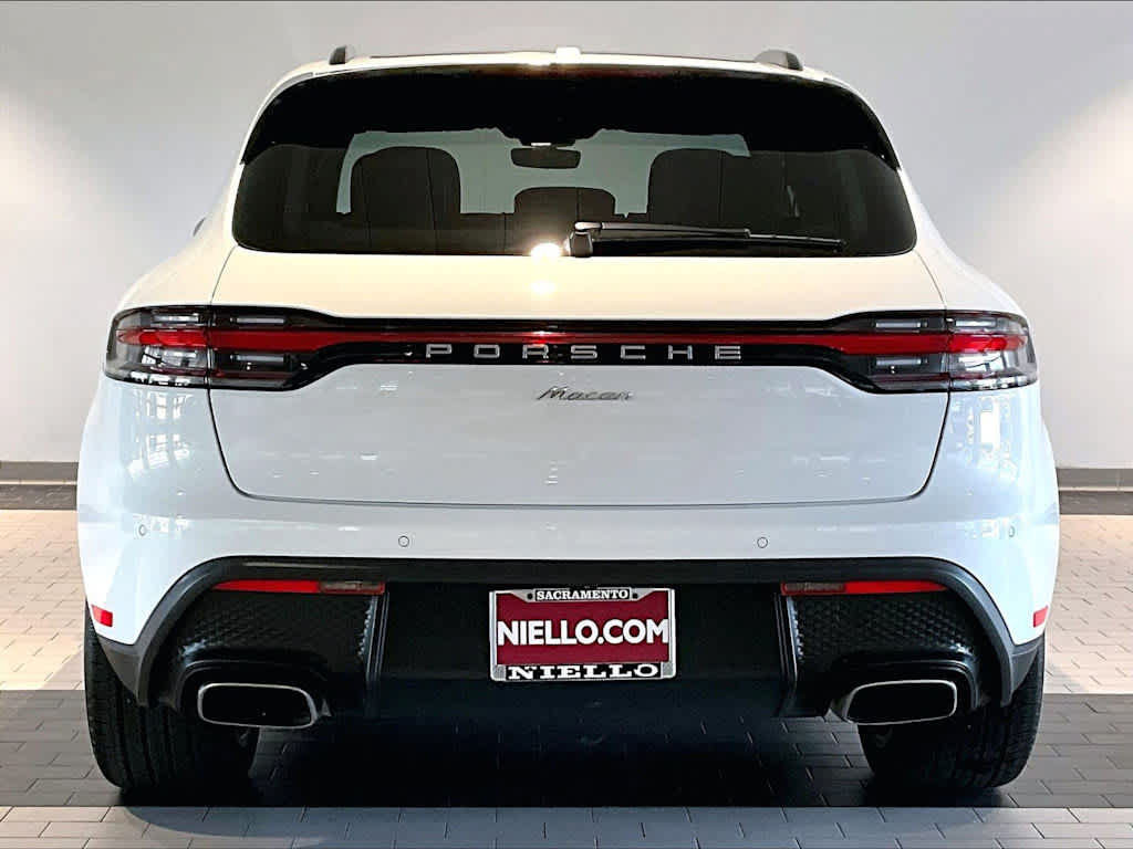Used 2026 Porsche Macan AWD/4WD image 9