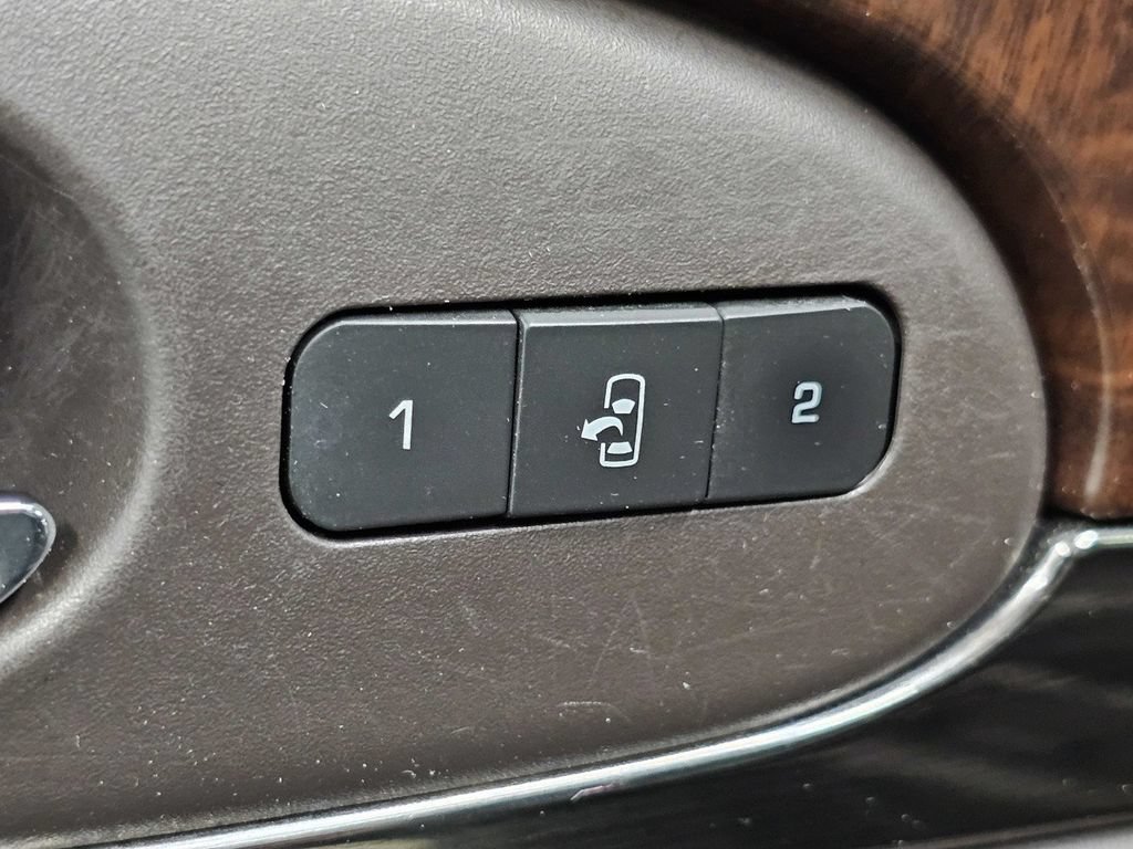 Used 2014 Buick Enclave Leather FWD image 38