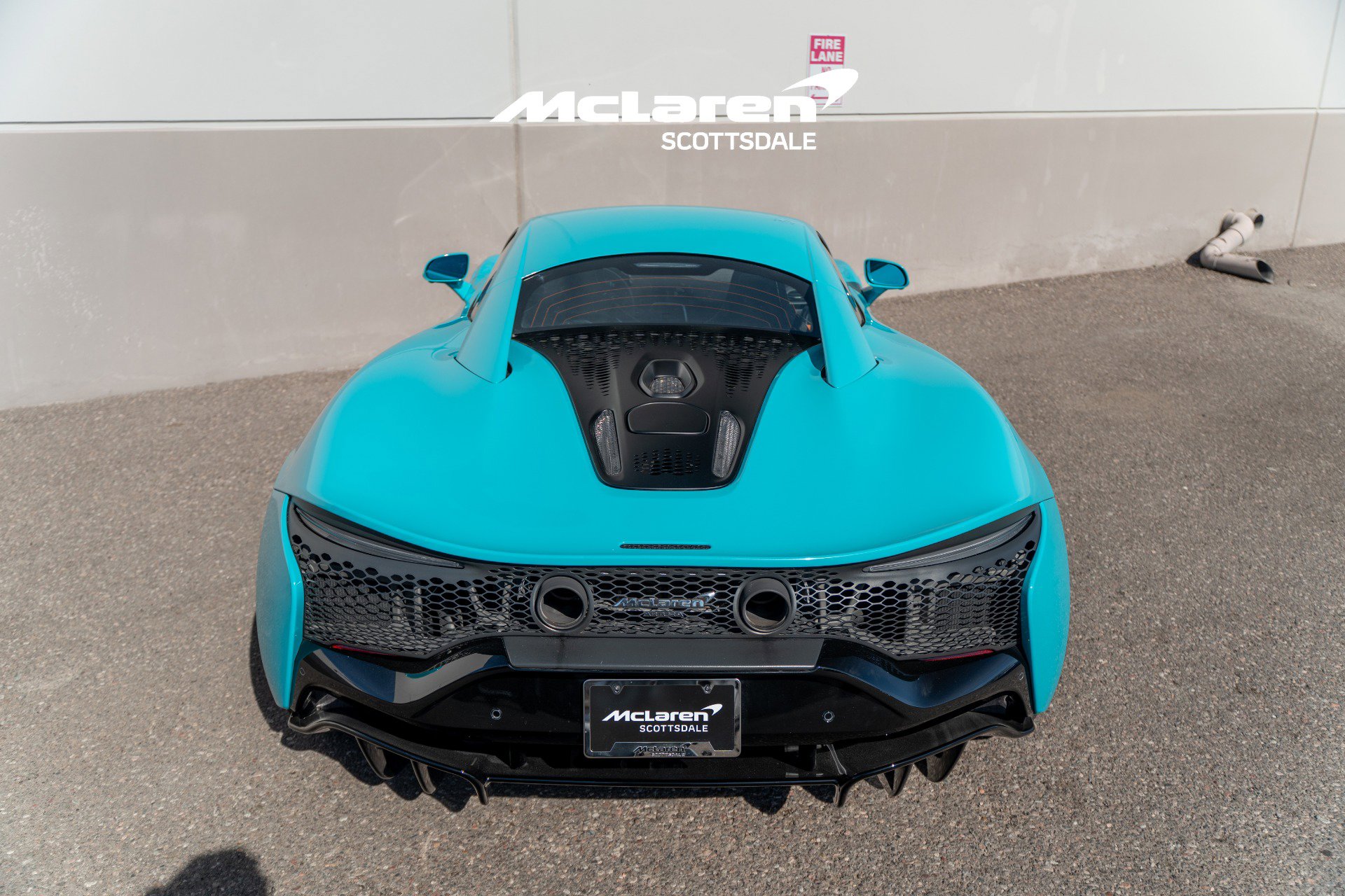 Used 2024 McLaren Artura image 17