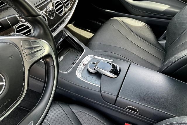 Used 2017 Mercedes-Benz S 550 Sedan image 15