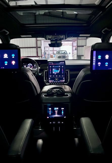 Used 2025 GMC Yukon Denali Ultimate w/ LPO, Floor Liner Package AWD/4WD image 39