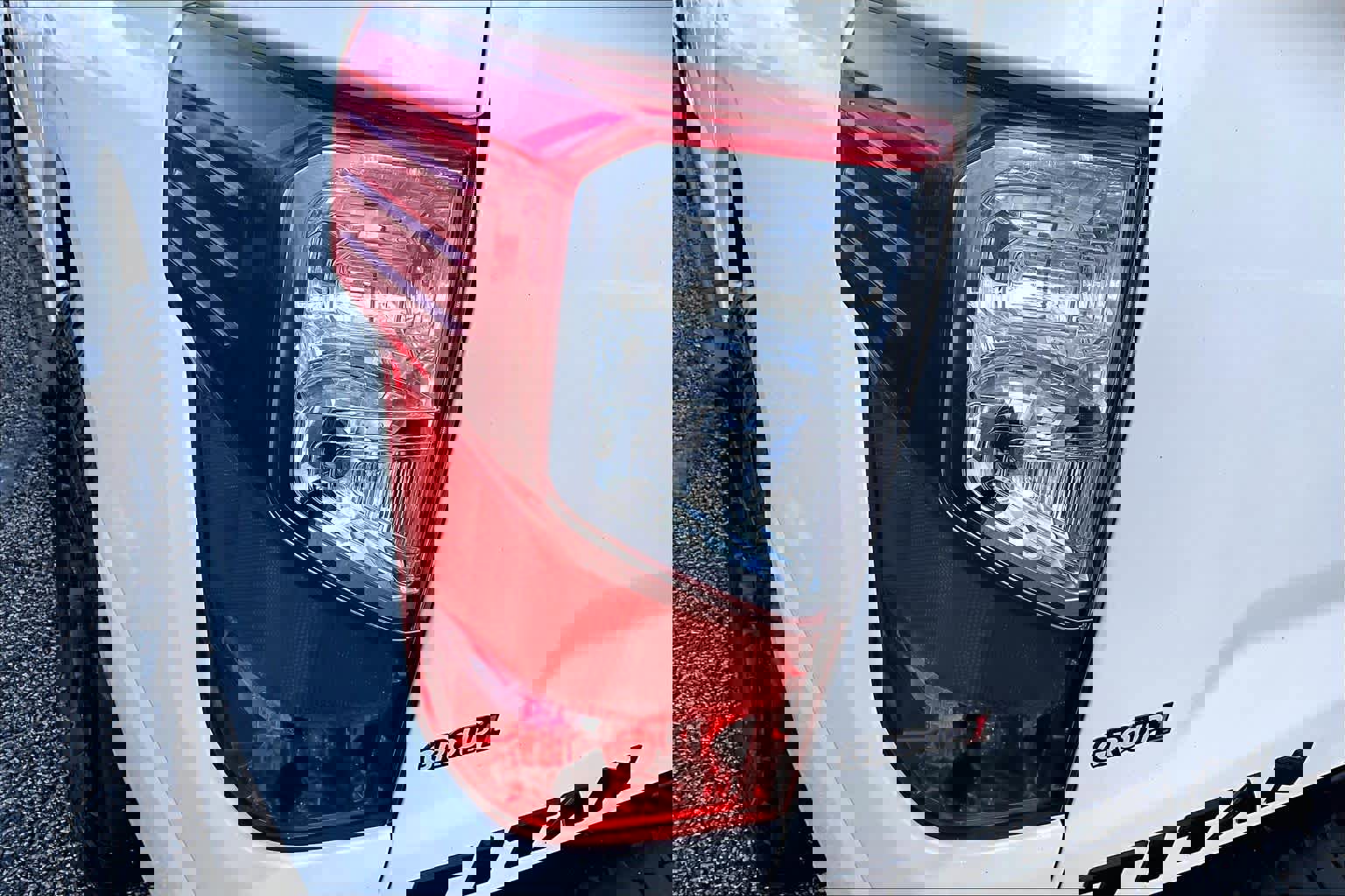 Used 2019 Nissan Titan SV w/ SV Convenience Package image 27