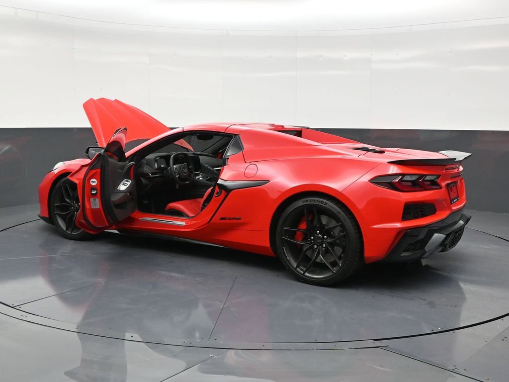 Used 2025 Chevrolet Corvette Z06 image 31