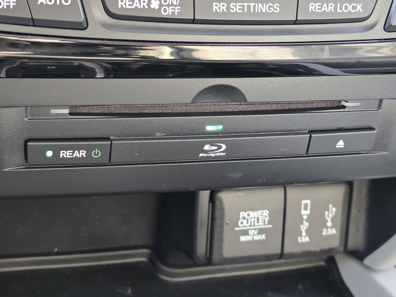 Used 2018 Honda Pilot Touring image 9