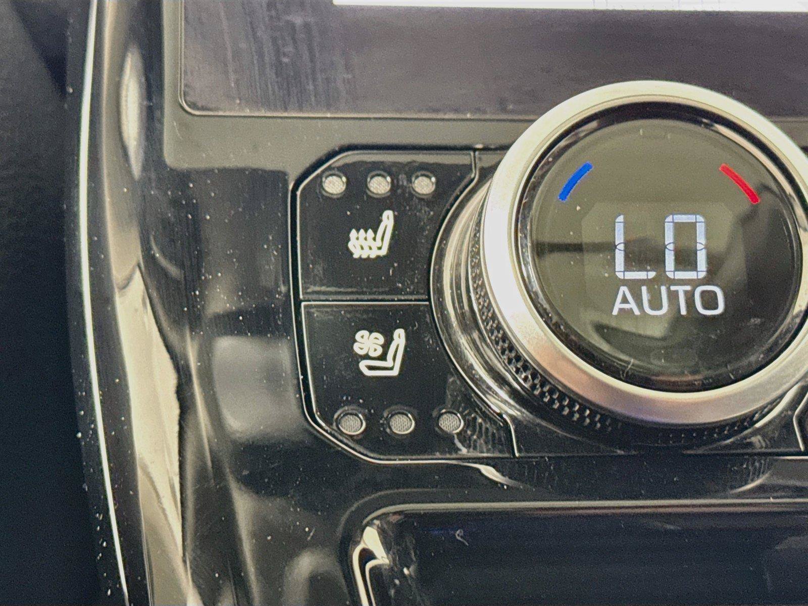 Certified 2025 Toyota Highlander Platinum AWD/4WD image 8