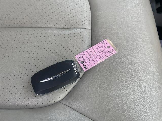Used 2021 Chrysler Pacifica Touring-L FWD image 36