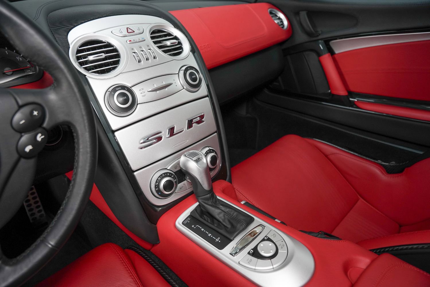 Used 2005 Mercedes-Benz SLR Coupe image 46