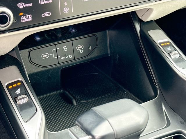 Used 2025 Kia Sorento S image 22