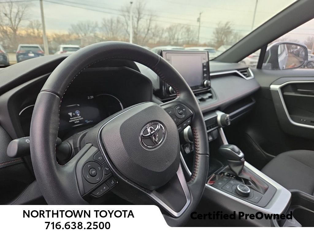 Used 2021 Toyota RAV4 SE w/ Weather & Moonroof Package image 18
