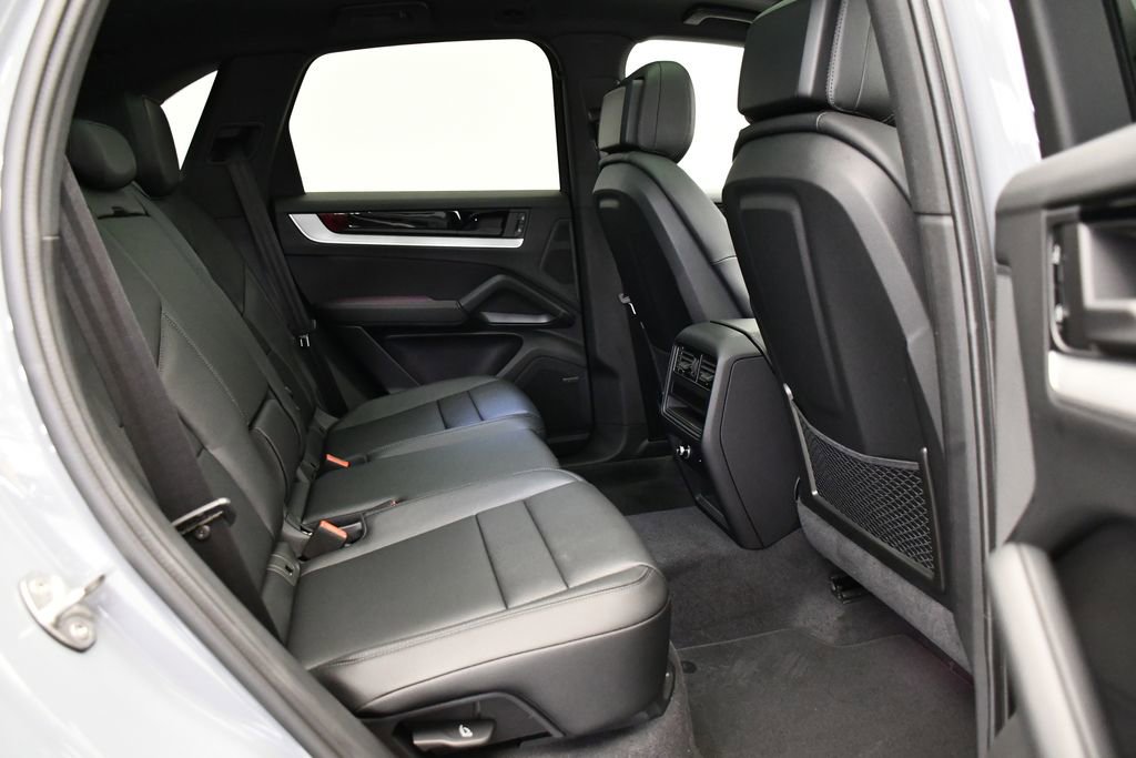 Certified 2025 Porsche Cayenne image 54