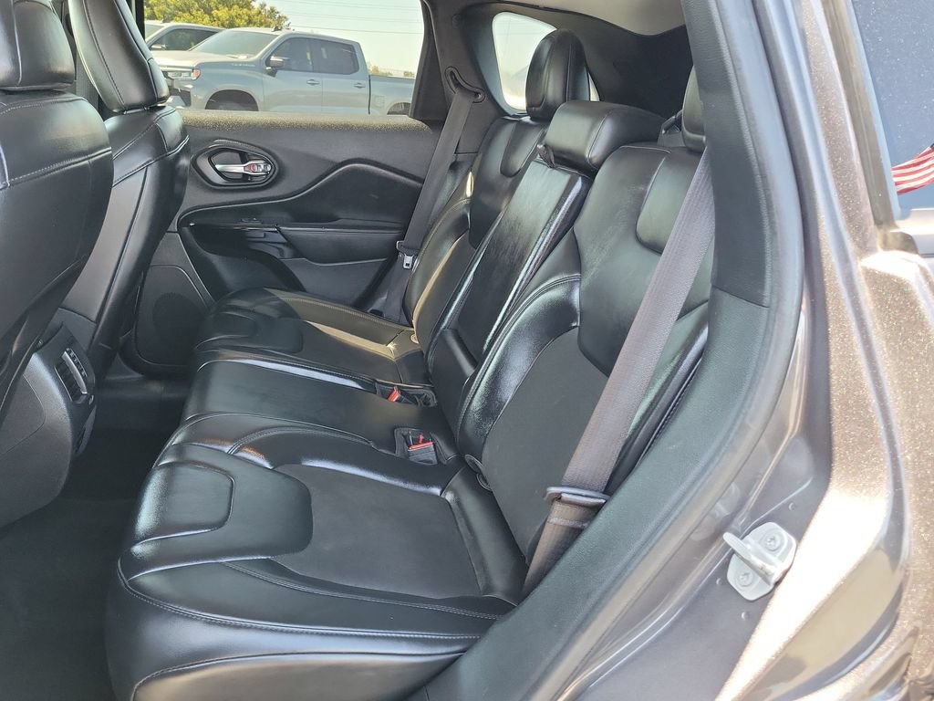 Used 2020 Jeep Cherokee Latitude Plus FWD image 23