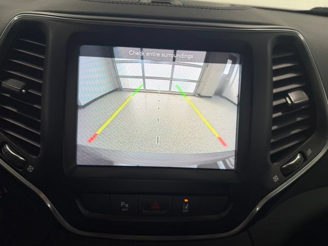 Used 2022 Jeep Cherokee Latitude Lux w/ Mopar Interior Package AWD/4WD image 17