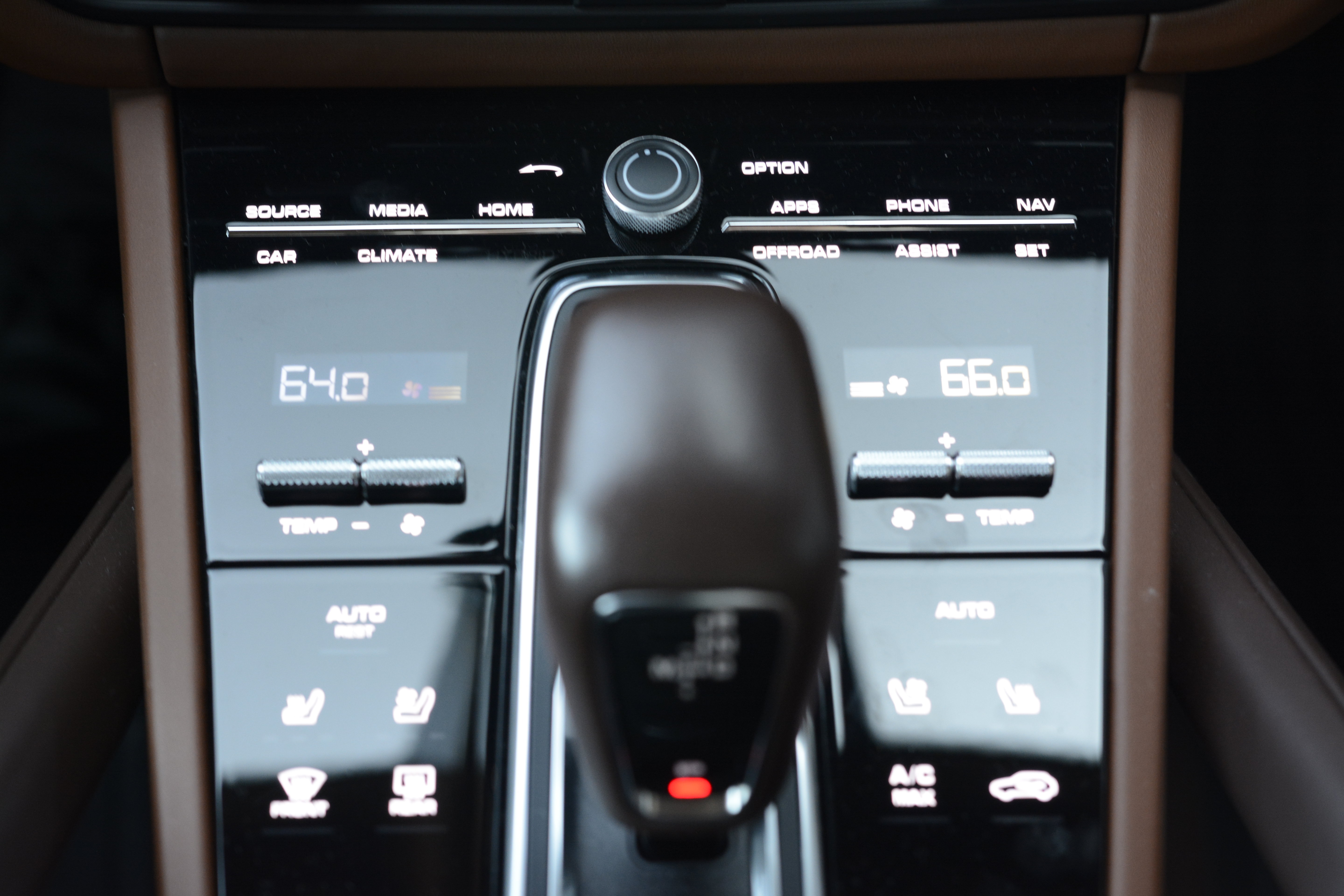 Certified 2023 Porsche Cayenne Turbo AWD/4WD image 21